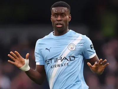 Man City ‘hốt’ Marc Guehi giá hời: Phép màu cứu rỗi hàng thủ tan hoang, Pep Guardiola thở phào