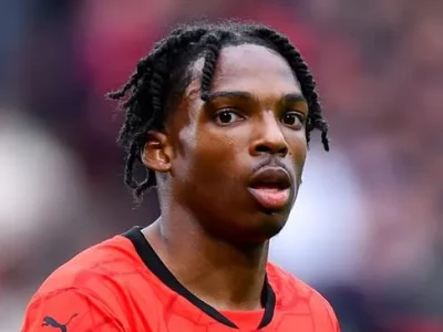 MU thua đau, Liverpool chốt siêu phẩm Jeremy Jacquet 60 triệu bảng