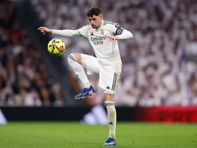 Valverde lên tiếng: Real Madrid không thể mãi chờ đối thủ mắc sai lầm!