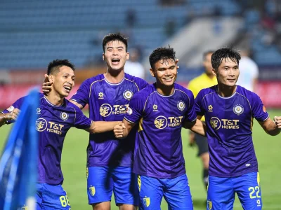Hà Nội FC bùng nổ, Harry Kewell dẫn dắt ‘pháo thủ’ trở lại cuộc đua vô địch V.League 2025/26