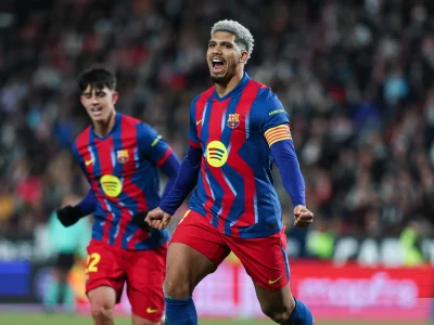 Araujo Bùng Nổ Cảm Xúc, Ghi Bàn Giải Cứu Barca Sau Áp Lực Tinh Thần