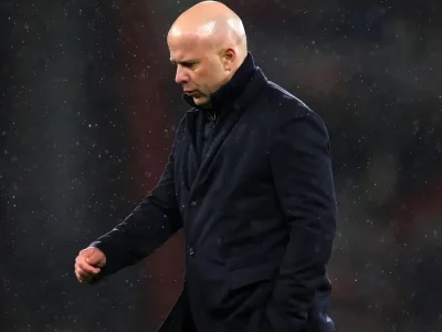 Arne Slot bóc trần sự thật đau lòng: Liverpool thua ngược Man City vì lý do này!