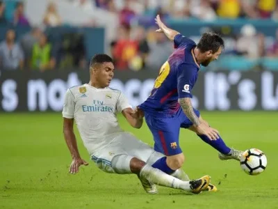 BOM TẤN: Casemiro sắp tái hợp Messi ở Miami, MU chính thức ‘buông tay’