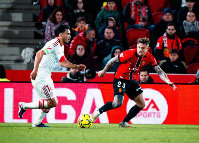 Bùng Nổ Đêm Khuya: Mallorca Đại Chiến Sevilla Trong Trận Cầu Nghẹt Thở