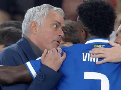 Mourinho 'nổi điên' chỉ trích Vinicius: 'Tại sao không ăn mừng như Di Stefano, Pele?' 1